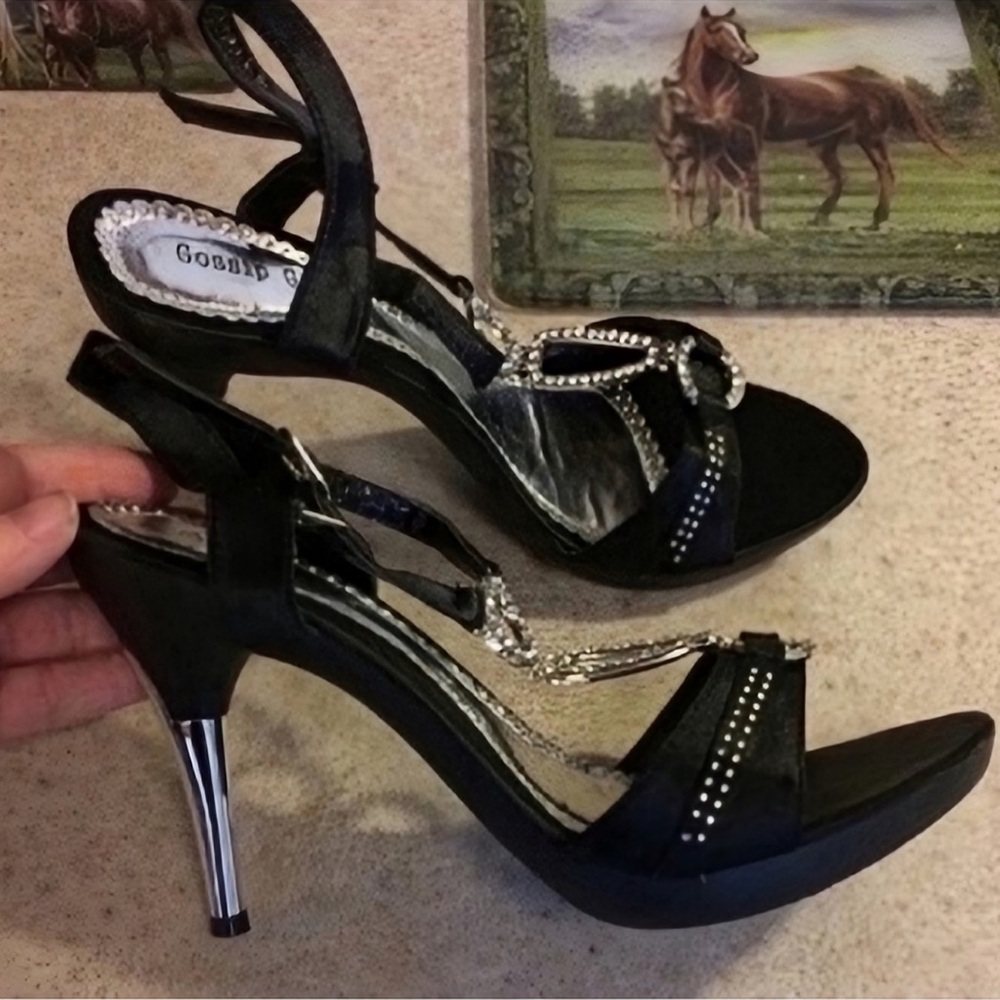 New In Box Gorgeous Sexy Gossip Girl Elegant Black High Heels